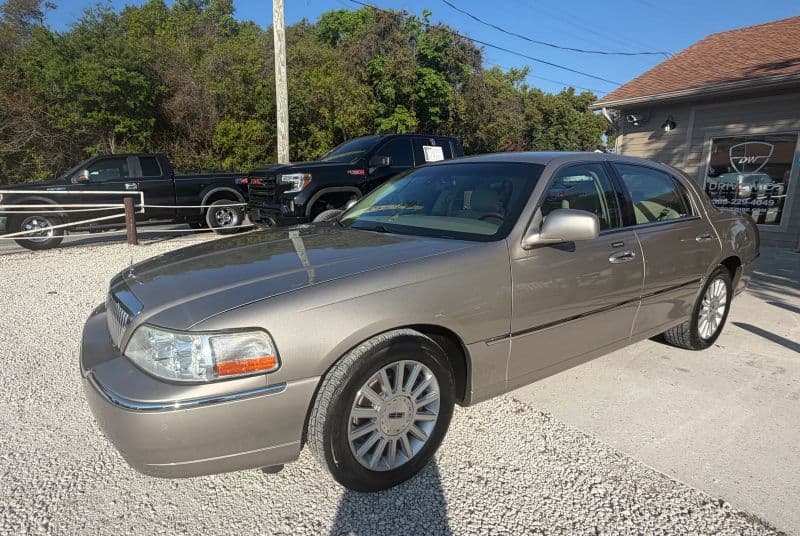 2003 Lincoln Town Car